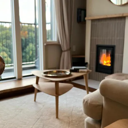 펜션 Tawny Nook - Luxury Riverside Retreat *