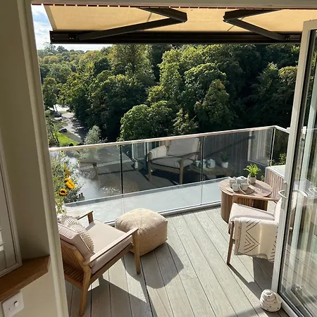 펜션 Tawny Nook - Luxury Riverside Retreat *