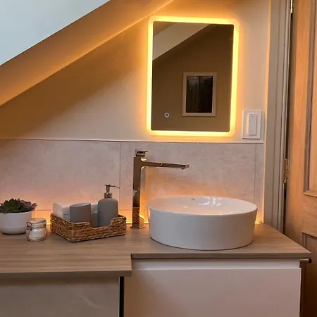度假居 Tawny Nook - Luxury Riverside Retreat 纳尔斯伯勒
