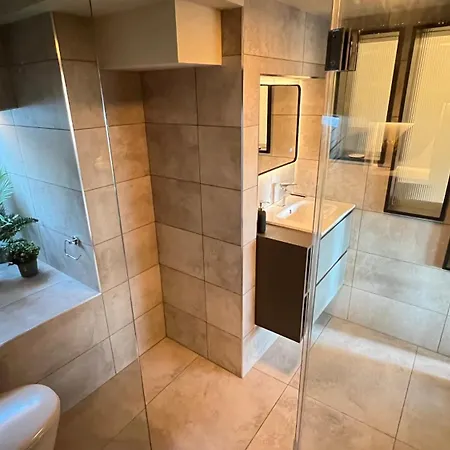 Tawny Nook - Luxury Riverside Retreat *
