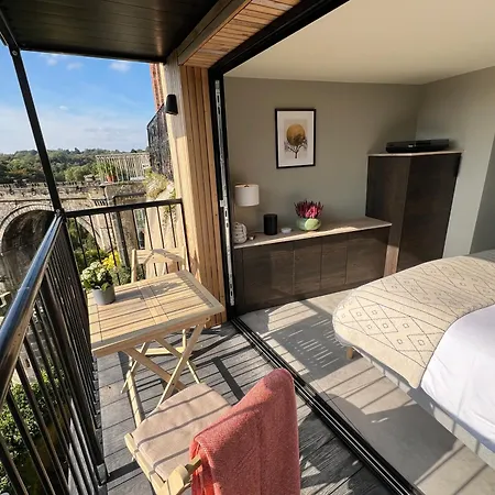 Tawny Nook - Luxury Riverside Retreat 纳尔斯伯勒